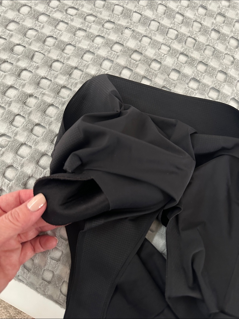 Bali Black Seamless Scoop Wireless Comfort Bra Top - Picture 6 of 6